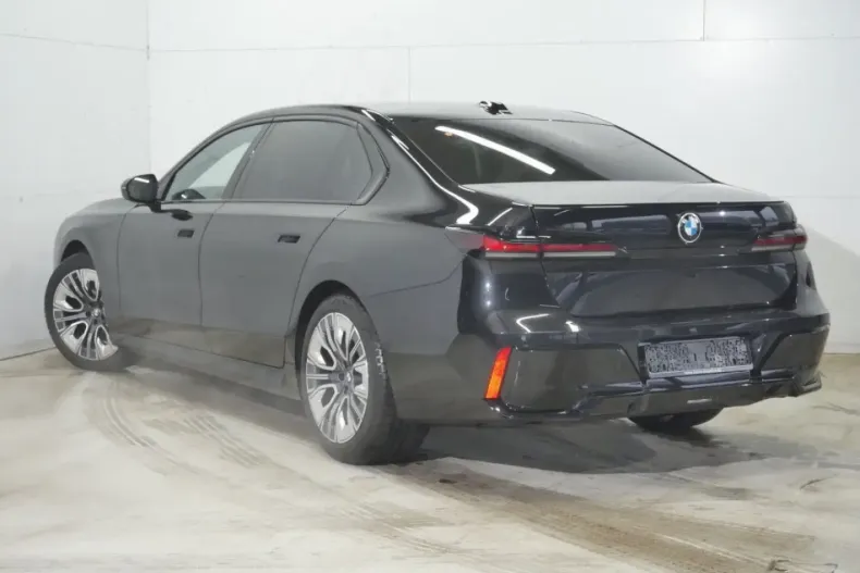 BMW 740 (Seria 7) din 2024 cu 8.206 km - oferta BMW181955 - foto 4