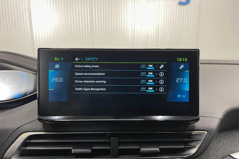 Peugeot 3008 din 2021 cu 41.157 km - oferta PEU181992 - foto 19