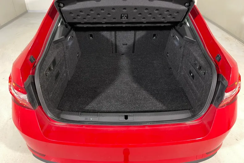 Skoda Superb din 2022 cu 98.242 km - oferta SKO181993 - foto 21