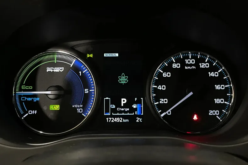 Mitsubishi Outlander din 2020 cu 172.492 km - oferta MIT182004 - foto 30