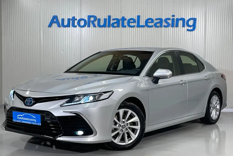 Toyota Camry din 2022 cu 53.993 km - oferta TOY182063 - foto 1