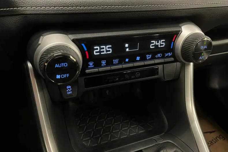 Toyota RAV4 din 2021 cu 132.239 km - oferta TOY182100 - foto 17