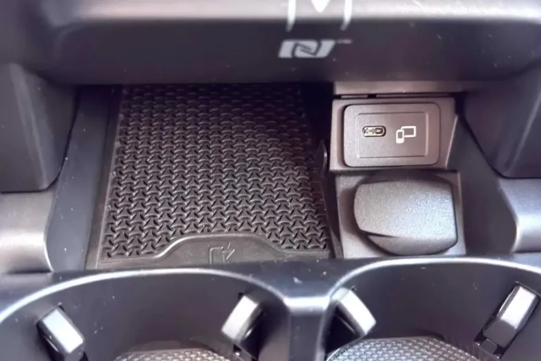 Mercedes-Benz E 200 (Clasa E) din 2021 cu 147.000 km - oferta MER182188 - foto 25