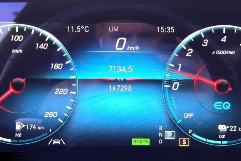 Mercedes-Benz E 200 (Clasa E) din 2021 cu 147.000 km - oferta MER182188 - foto 27