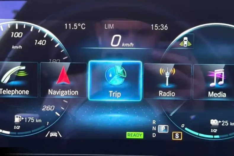 Mercedes-Benz E 200 (Clasa E) din 2021 cu 147.000 km - oferta MER182188 - foto 34