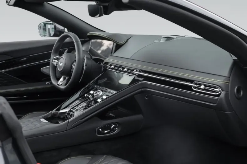 Aston Martin DB12 din 2025 cu 6.000 km - oferta AST182206 - foto 37