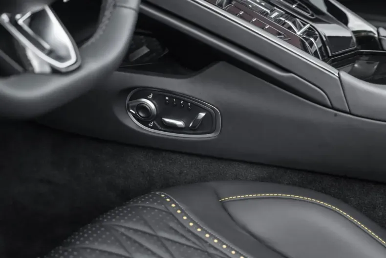 Aston Martin DB12 din 2025 cu 6.000 km - oferta AST182206 - foto 39