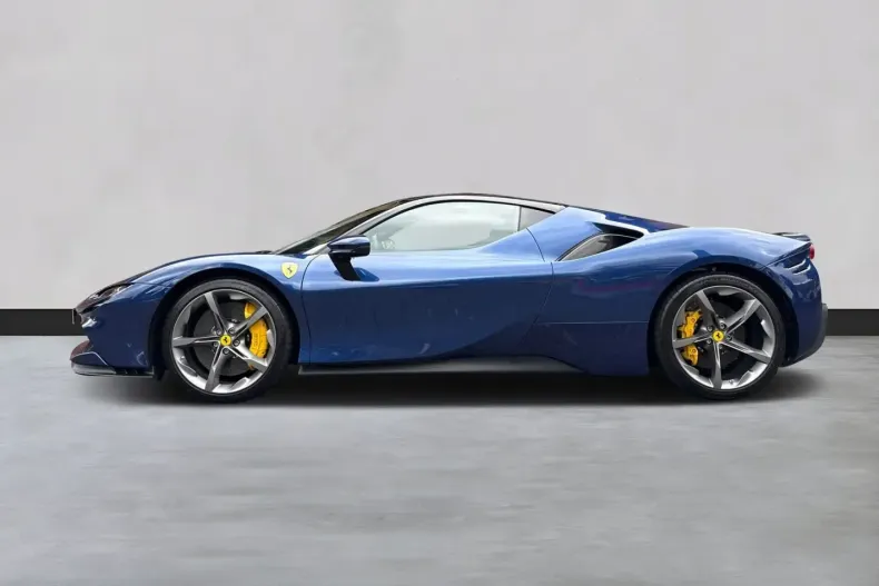 Ferrari SF90 din 2021 cu 17.500 km - oferta FER182208 - foto 9