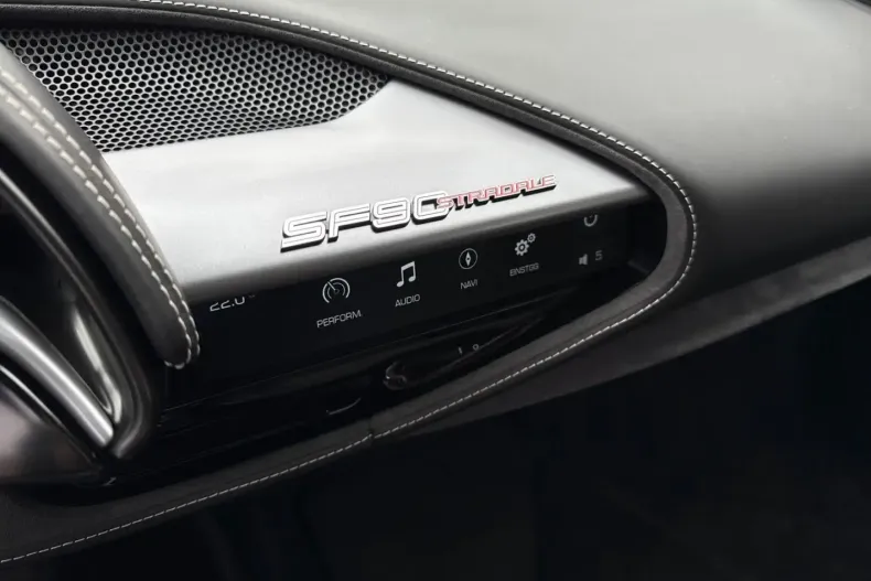 Ferrari SF90 din 2021 cu 17.500 km - oferta FER182208 - foto 15