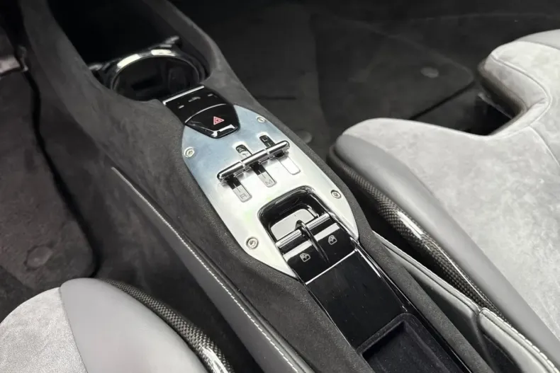 Ferrari SF90 din 2021 cu 17.500 km - oferta FER182208 - foto 17