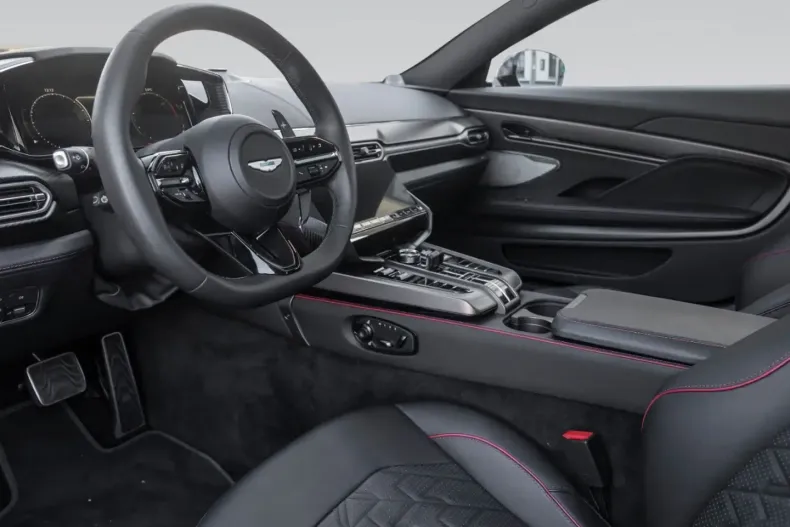 Aston Martin Vanquish din 2025 cu 7.500 km - oferta AST182209 - foto 18