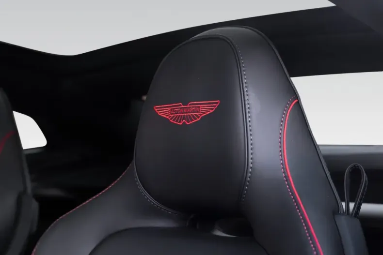 Aston Martin Vanquish din 2025 cu 7.500 km - oferta AST182209 - foto 21