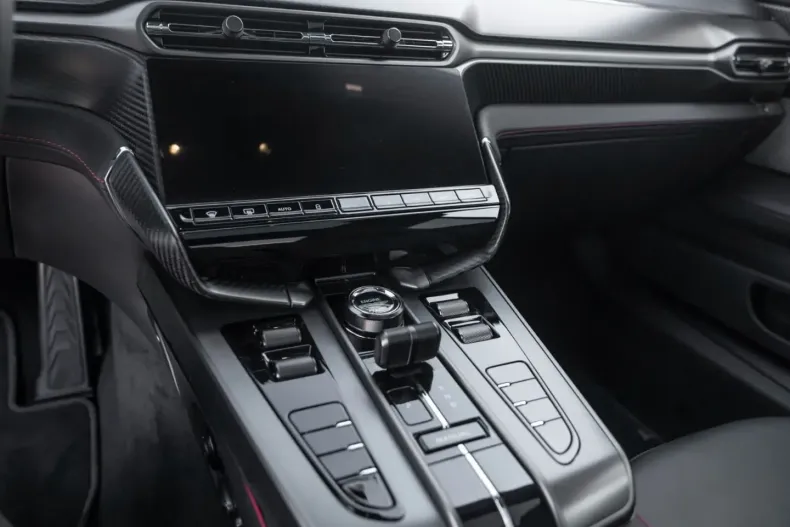 Aston Martin Vanquish din 2025 cu 7.500 km - oferta AST182209 - foto 25