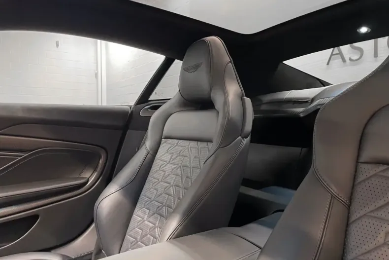 Aston Martin Vanquish din 2025 cu 5.000 km - oferta AST182211 - foto 19