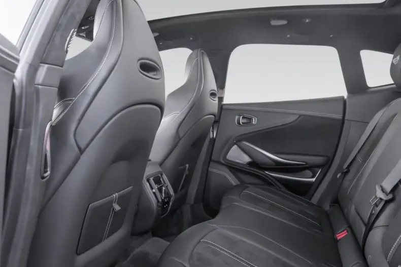 Aston Martin DBX din 2025 cu 1.500 km - oferta AST182216 - foto 12