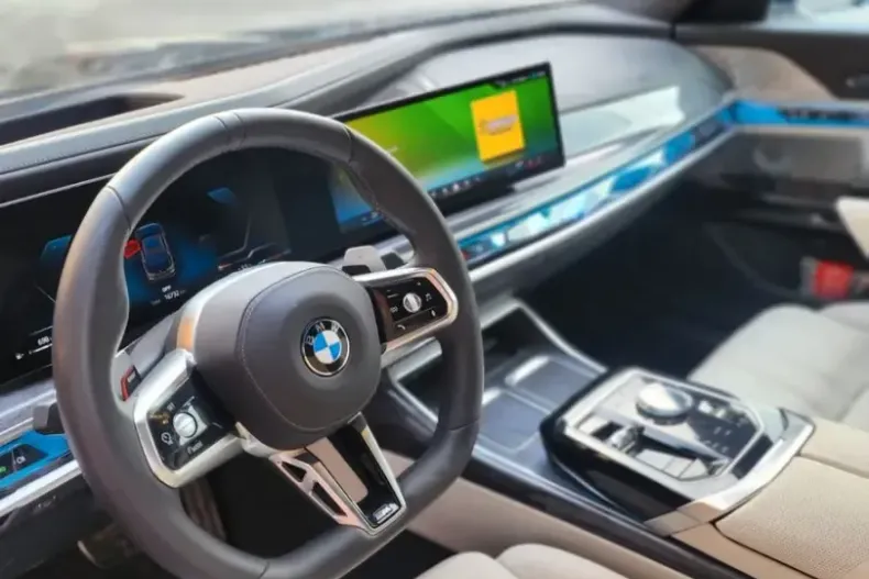 BMW 740 (Seria 7) din 2025 cu 17.000 km - oferta BMW182217 - foto 6