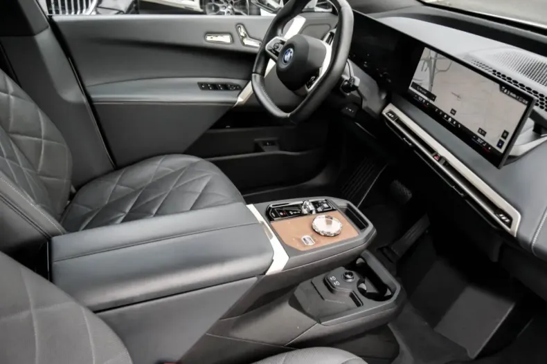 BMW iX (Seria i) din 2023 cu 85.559 km - oferta BMW182232 - foto 3