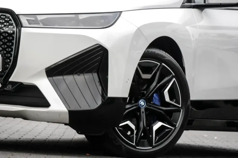 BMW iX (Seria i) din 2023 cu 85.559 km - oferta BMW182232 - foto 5