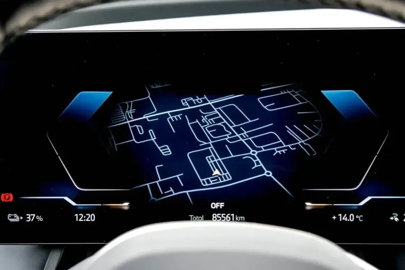 BMW iX (Seria i) din 2023 cu 85.559 km - oferta BMW182232 - foto 10