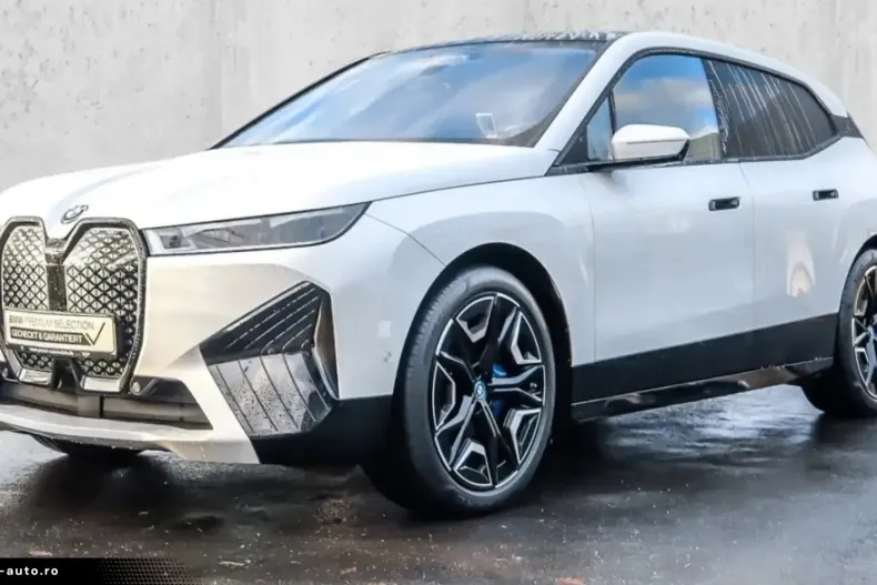 BMW iX (Seria i) din 2023 cu 51.215 km - oferta BMW182234 - foto 1