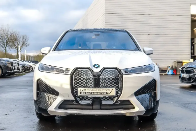 BMW iX (Seria i) din 2023 cu 51.215 km - oferta BMW182234 - foto 4