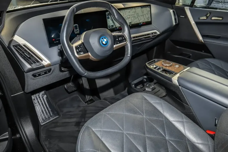 BMW iX (Seria i) din 2023 cu 51.215 km - oferta BMW182234 - foto 11