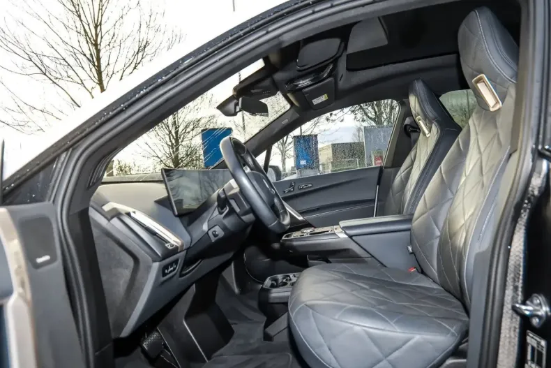 BMW iX (Seria i) din 2023 cu 51.215 km - oferta BMW182234 - foto 13