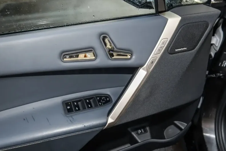 BMW iX (Seria i) din 2023 cu 51.215 km - oferta BMW182234 - foto 21