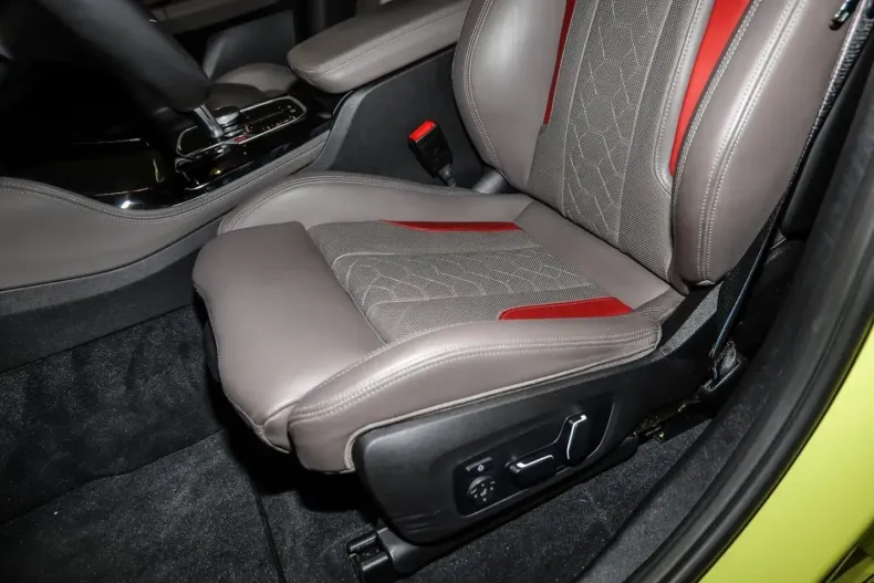 BMW X4 M (Seria X) din 2024 cu 15.624 km - oferta BMW182235 - foto 20