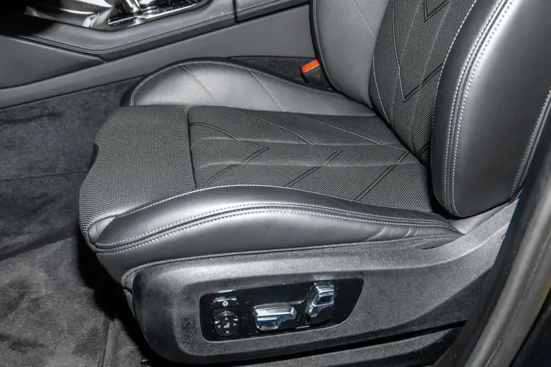 BMW XM (Seria X) din 2025 cu 22.789 km - oferta BMW182236 - foto 19