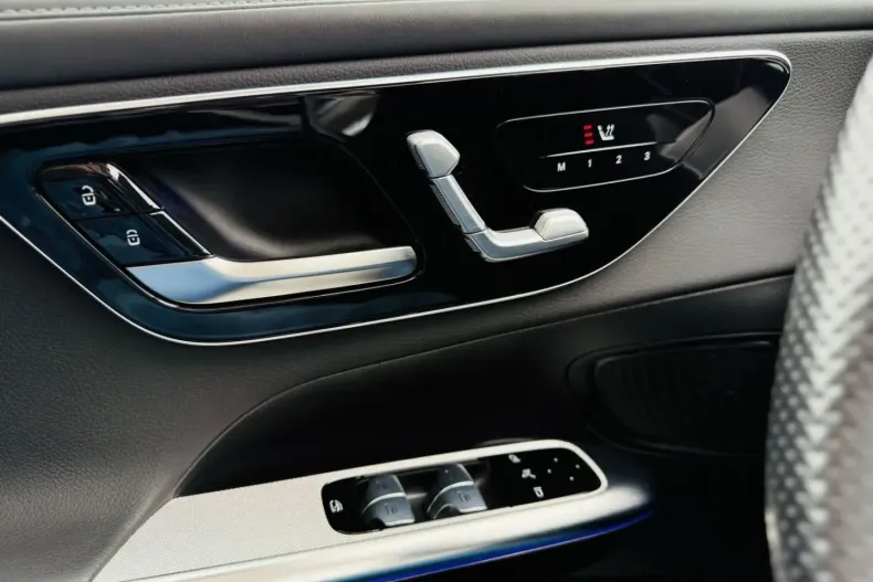 Mercedes-Benz GLC 300 (Clasa GLC) din 2024 cu 15.670 km - oferta MER182250 - foto 17