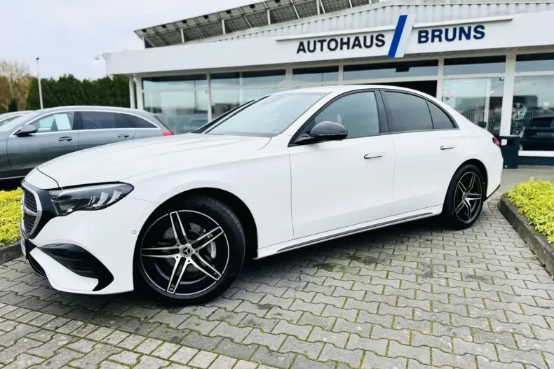 Mercedes-Benz E 220 (Clasa E) din 2024 cu 24.320 km - oferta MER182253 - foto 1