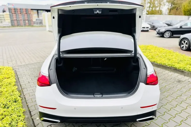 Mercedes-Benz E 220 (Clasa E) din 2024 cu 24.320 km - oferta MER182253 - foto 6