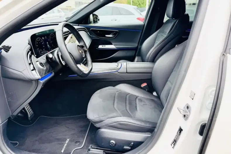 Mercedes-Benz E 220 (Clasa E) din 2024 cu 24.320 km - oferta MER182253 - foto 8