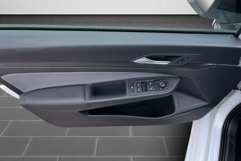 Volkswagen Golf din 2022 cu 63.700 km - oferta VOL182261 - foto 11