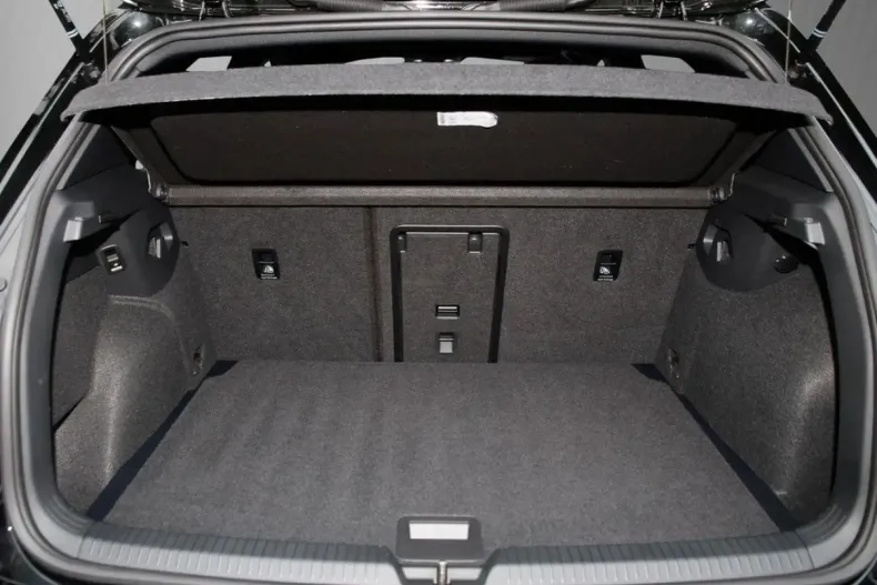 Volkswagen Golf din 2025 cu 17.300 km - oferta VOL182265 - foto 15