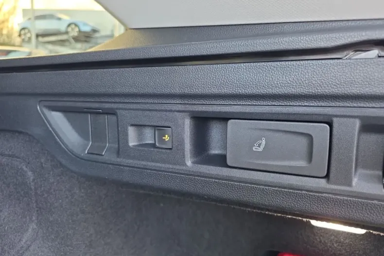 Volkswagen Passat din 2024 cu 37.000 km - oferta VOL182272 - foto 27