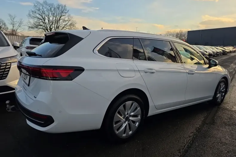 Volkswagen Passat din 2024 cu 37.000 km - oferta VOL182272 - foto 29