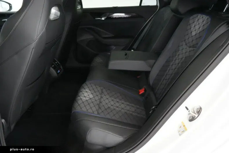 Volkswagen Passat din 2025 cu 23.800 km - oferta VOL182274 - foto 11