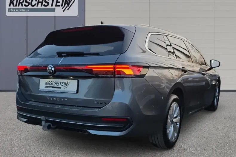 Volkswagen Passat din 2024 cu 32.100 km - oferta VOL182275 - foto 3