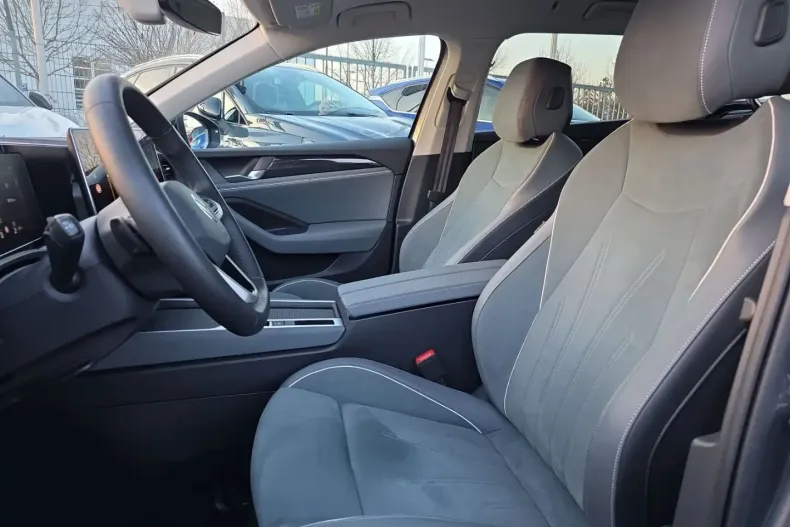 Volkswagen Passat din 2024 cu 32.100 km - oferta VOL182275 - foto 7