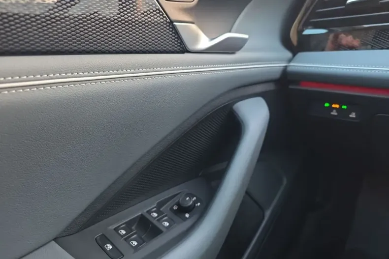 Volkswagen Passat din 2024 cu 32.100 km - oferta VOL182275 - foto 23