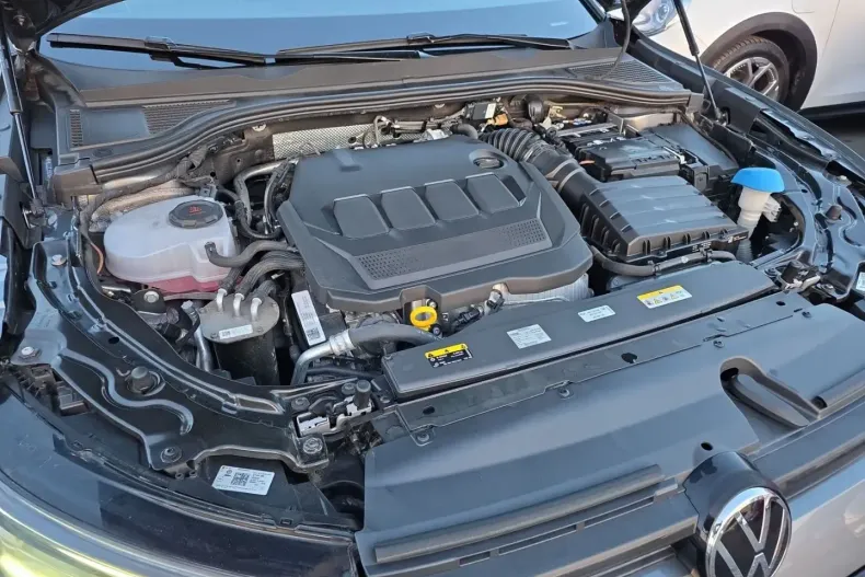 Volkswagen Passat din 2024 cu 32.100 km - oferta VOL182275 - foto 33