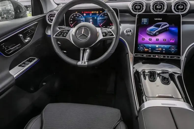 Mercedes-Benz GLC 200 (Clasa GLC) din 2024 cu 7.453 km - oferta MER182278 - foto 2