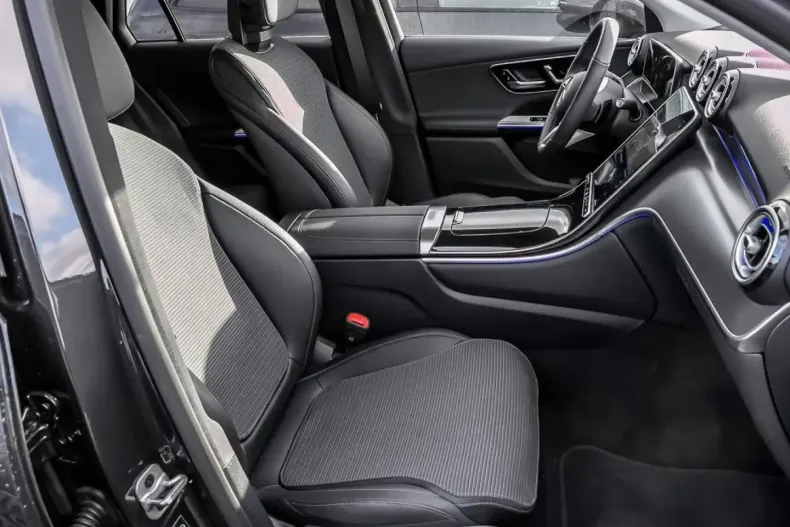 Mercedes-Benz GLC 200 (Clasa GLC) din 2024 cu 7.453 km - oferta MER182278 - foto 4