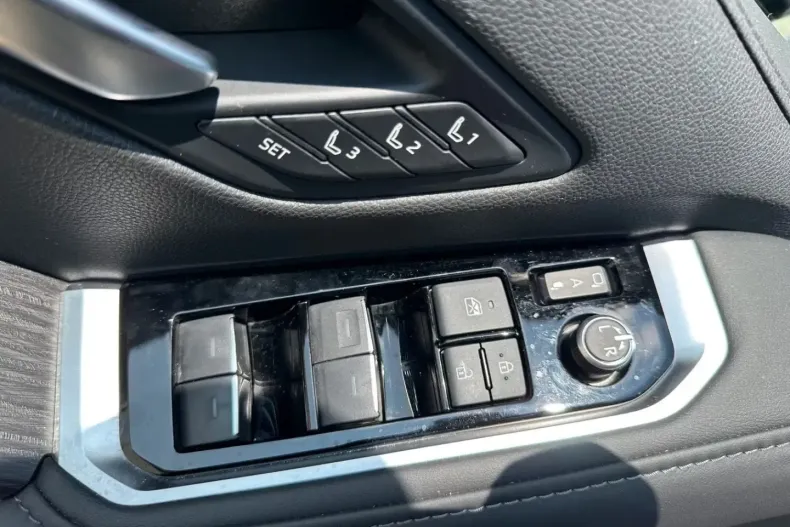 Toyota Land Cruiser din 2023 cu 57.500 km - oferta TOY182279 - foto 16