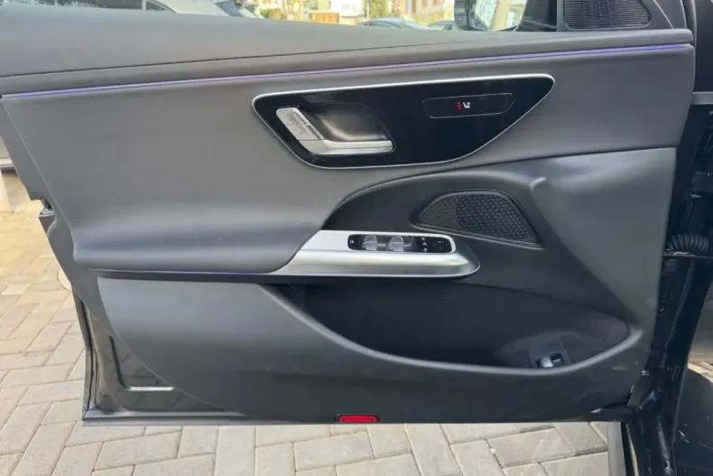 Mercedes-Benz E 200 (Clasa E) din 2025 cu 7.494 km - oferta MER182281 - foto 8