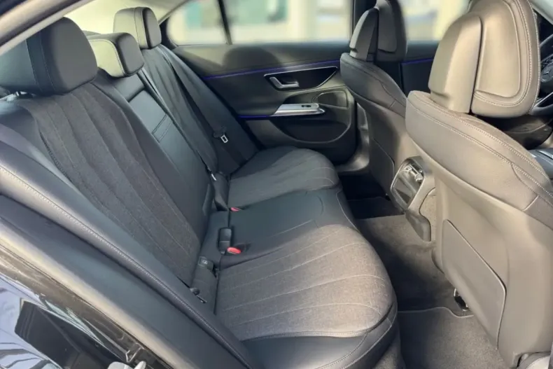 Mercedes-Benz E 200 (Clasa E) din 2025 cu 7.494 km - oferta MER182281 - foto 12