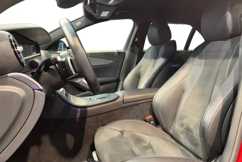 Mercedes-Benz E 300 (Clasa E) din 2023 cu 46.201 km - oferta MER182285 - foto 6