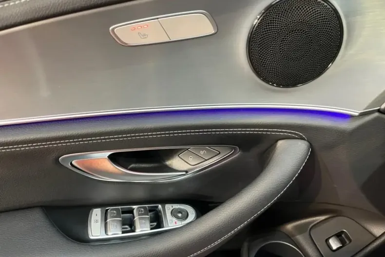 Mercedes-Benz E 300 (Clasa E) din 2023 cu 46.201 km - oferta MER182285 - foto 11